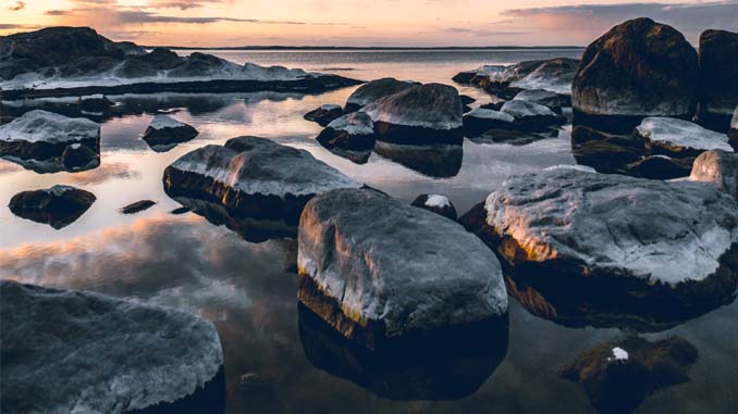 Rocks Indicating Where The Waterline Used To Be