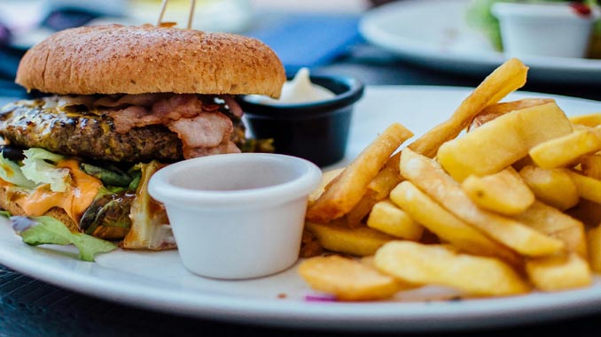Fast Food vs Home Cooking